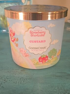 Goose Creek Strawberry Shortcake Custard Scented Candle - Light Blue